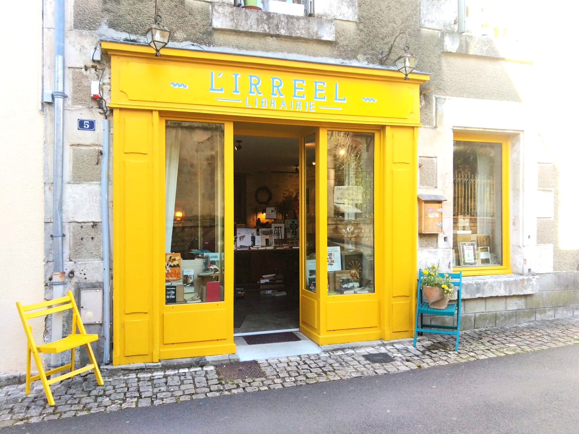 3b3a4c3c-eae7-47e3-ab46-32ce50151bae-Alice-Avril